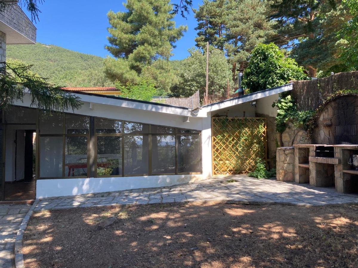 Gran chalet con piscina en Navacerrada Exterior foto