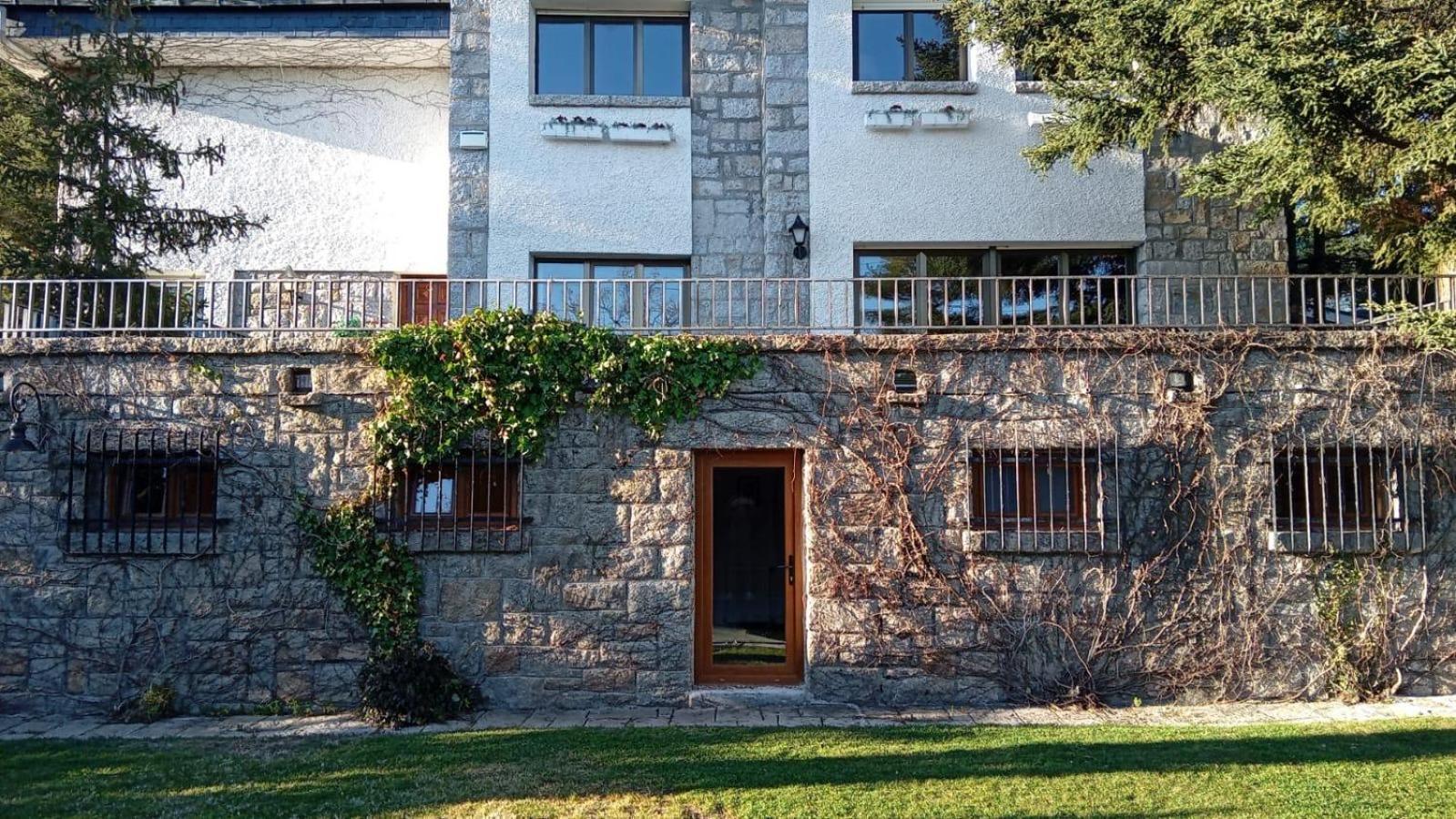 Gran chalet con piscina en Navacerrada Villa Exterior foto